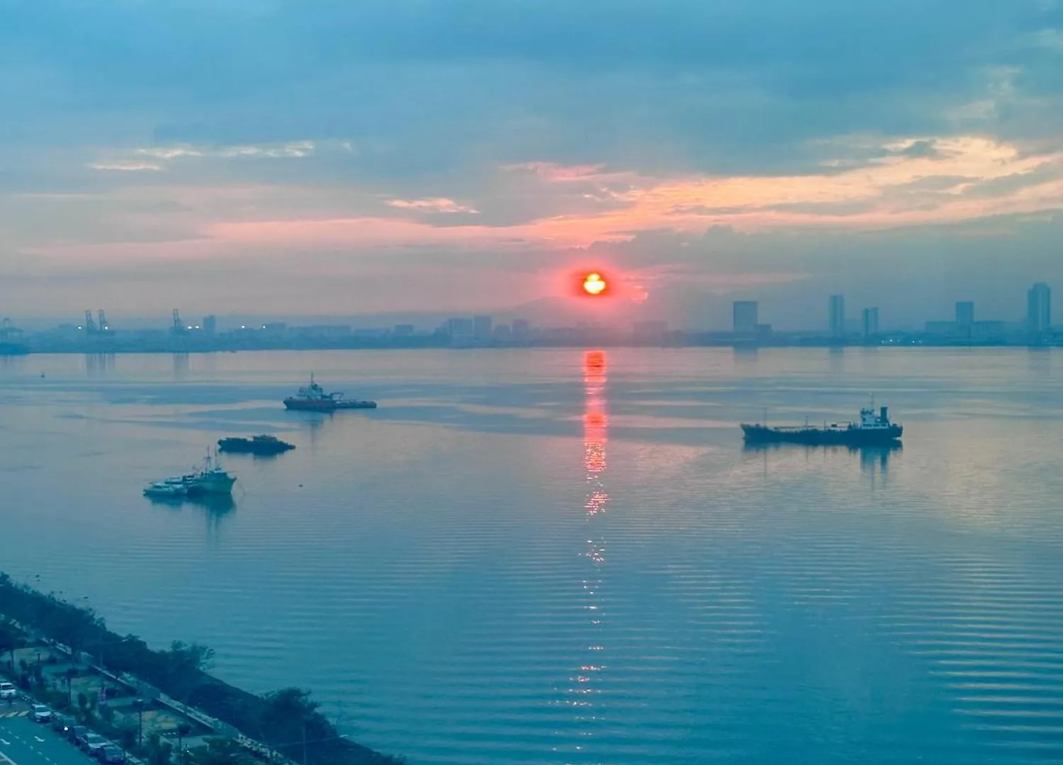 Apartment Maritime Seaview Comfy Suite Penang With Tvbox,Pool,Freewifi,2-8Pax Jelutong