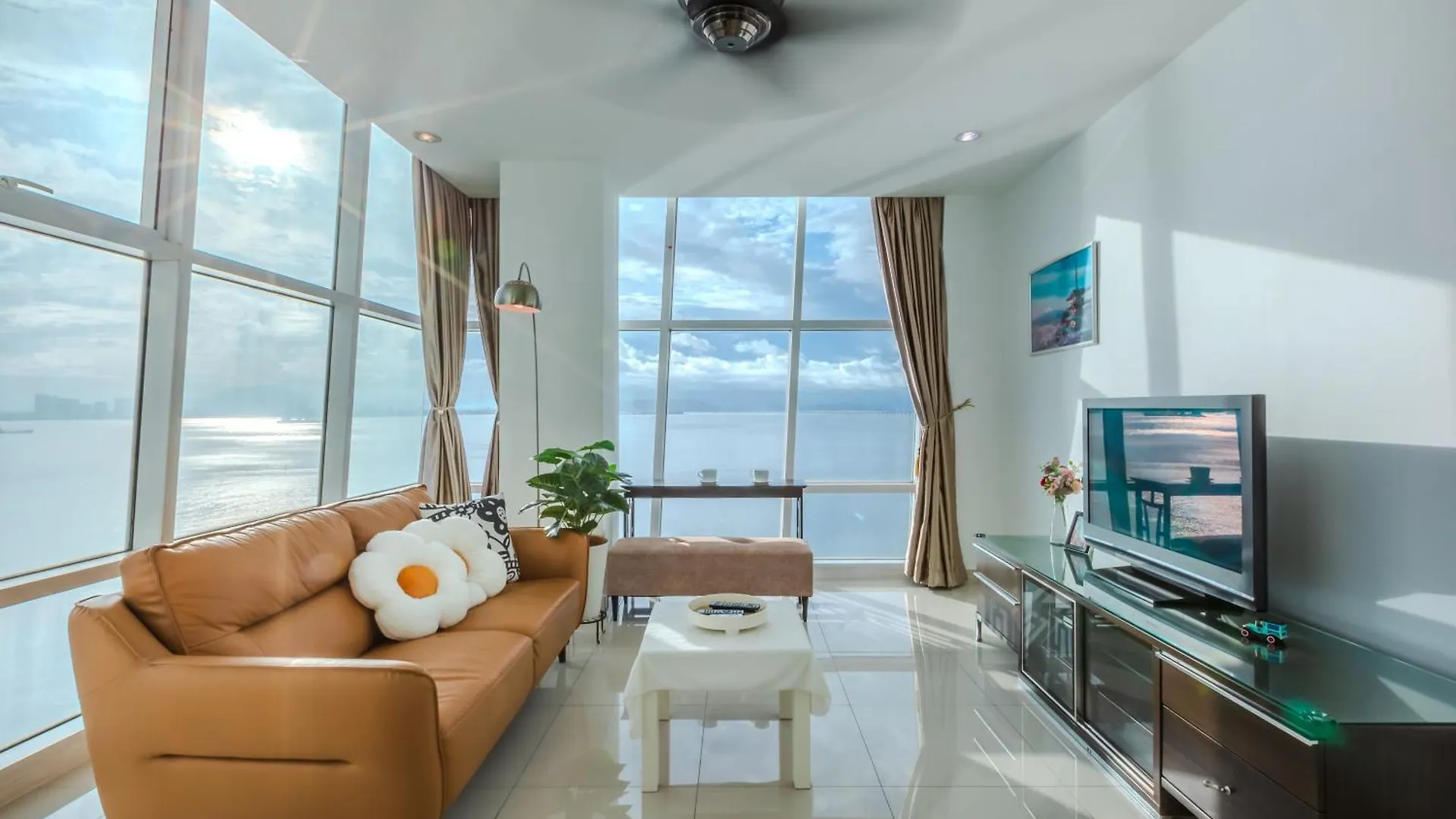 Maritime Seaview Comfy Suite Penang With Tvbox,Pool,Freewifi,2-8Pax Jelutong