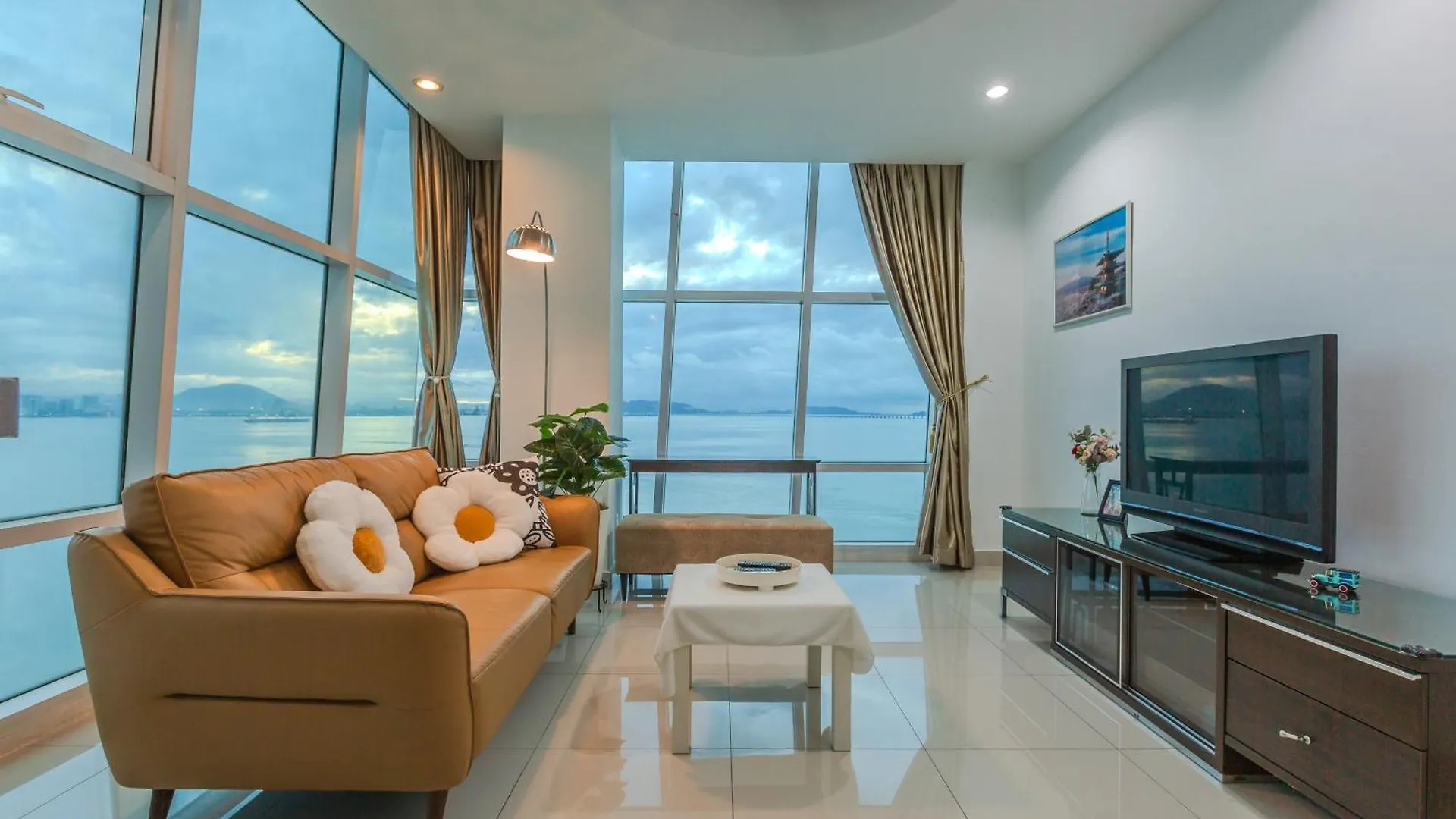 Maritime Seaview Comfy Suite Penang With Tvbox,Pool,Freewifi,2-8Pax Jelutong 0*,