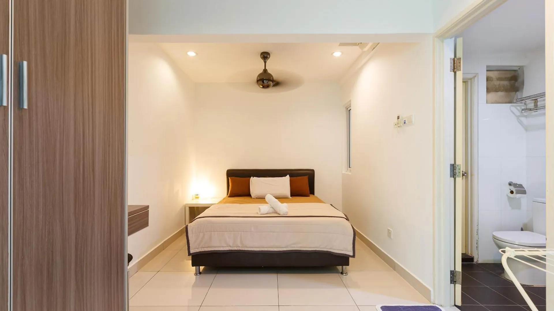 Maritime Seaview Comfy Suite Penang With Tvbox,Pool,Freewifi,2-8Pax Jelutong Apartment