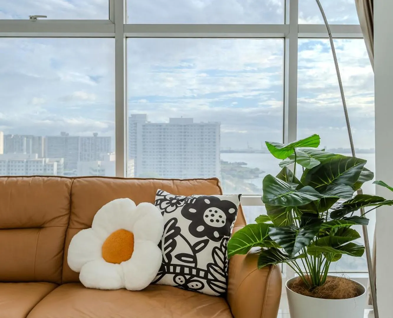 Apartment Maritime Seaview Comfy Suite Penang With Tvbox,Pool,Freewifi,2-8Pax Jelutong
