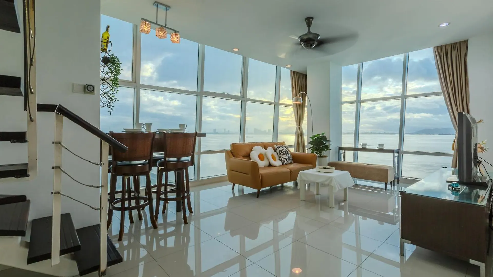 Maritime Seaview Comfy Suite Penang With Tvbox,Pool,Freewifi,2-8Pax Jelutong