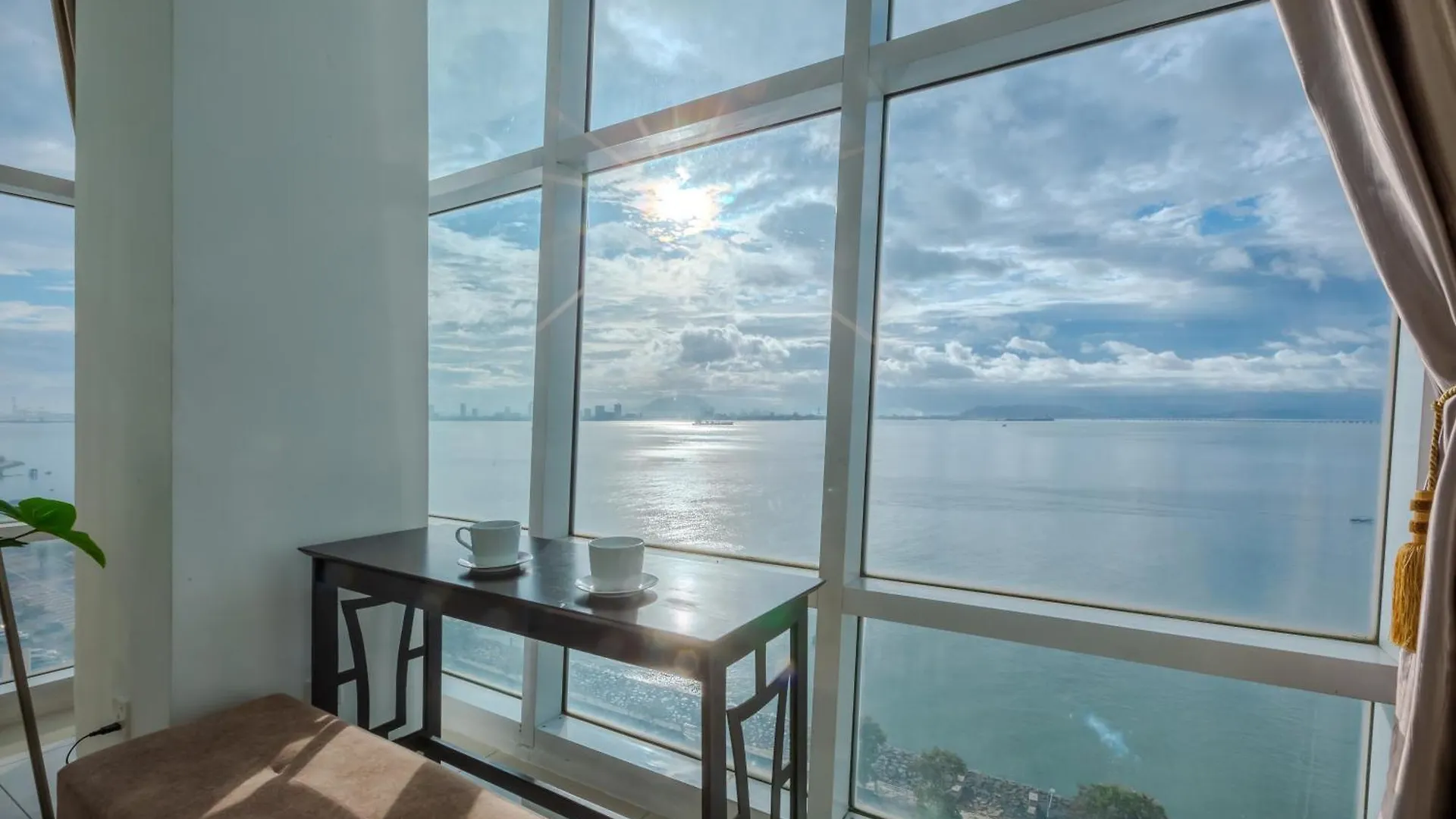 Apartment Maritime Seaview Comfy Suite Penang With Tvbox,Pool,Freewifi,2-8Pax Jelutong