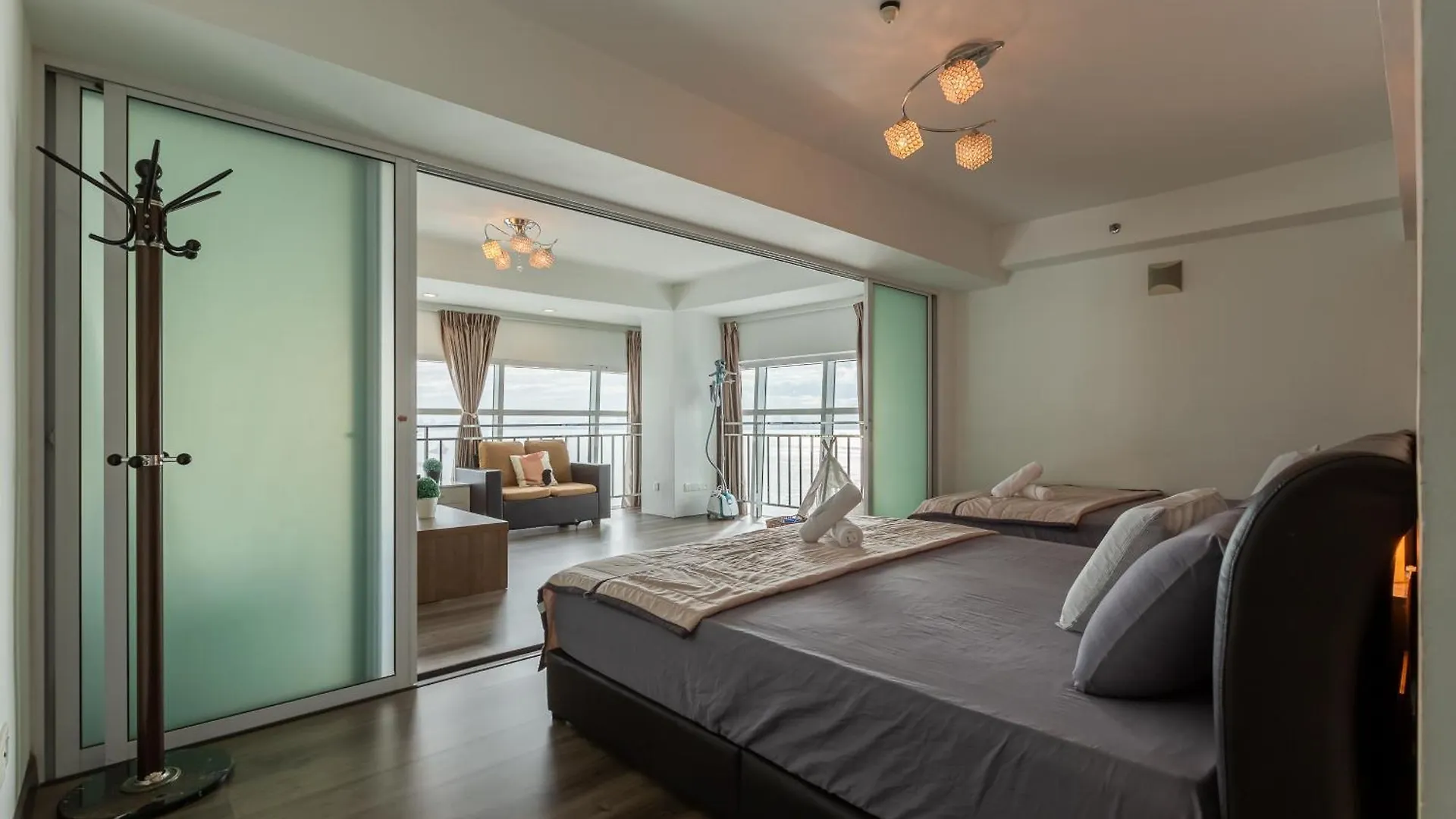Maritime Seaview Comfy Suite Penang With Tvbox,Pool,Freewifi,2-8Pax Jelutong