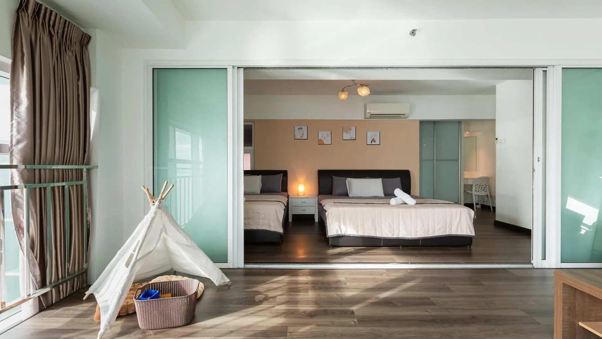 Maritime Seaview Comfy Suite Penang With Tvbox,Pool,Freewifi,2-8Pax Jelutong