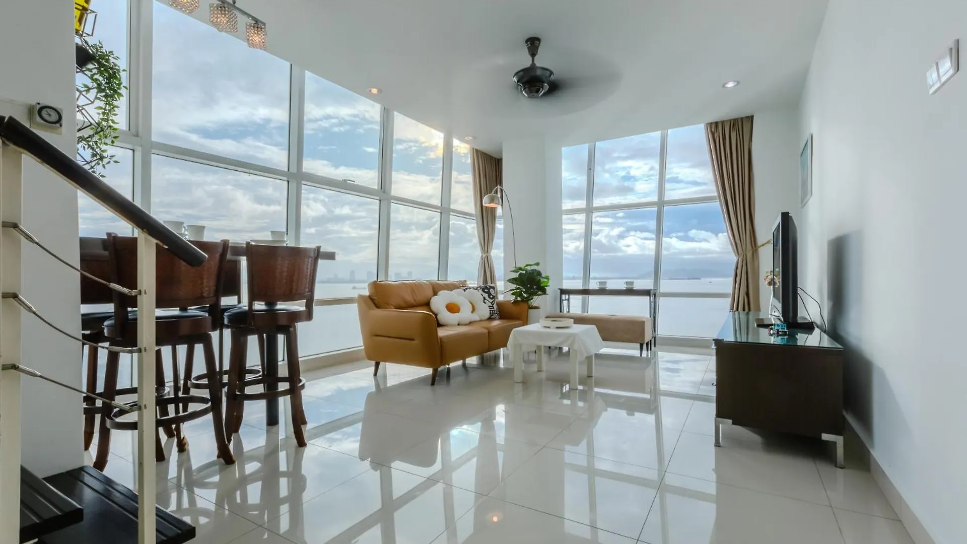 Maritime Seaview Comfy Suite Penang With Tvbox,Pool,Freewifi,2-8Pax Jelutong