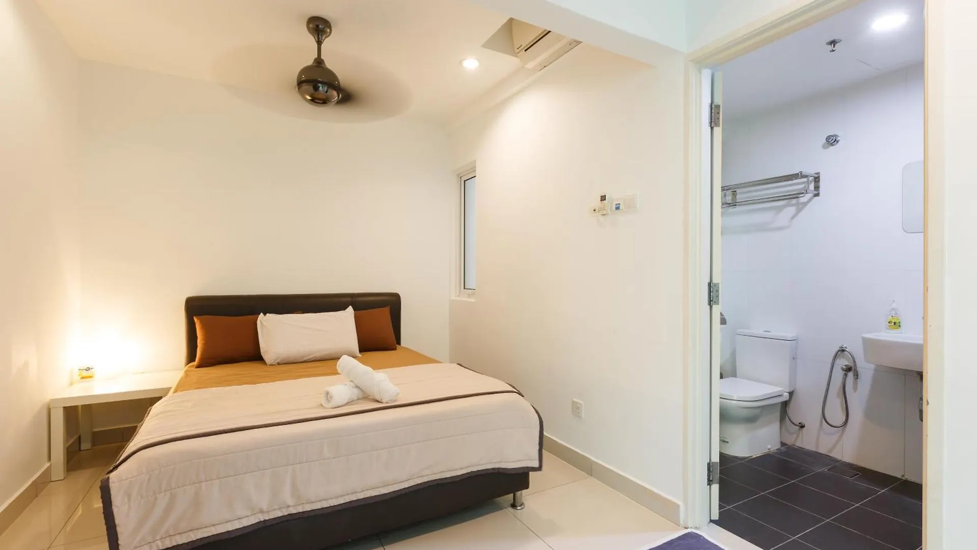 アパート Maritime Seaview Comfy Suite Penang With Tvbox,Pool,Freewifi,2-8Pax Jelutong